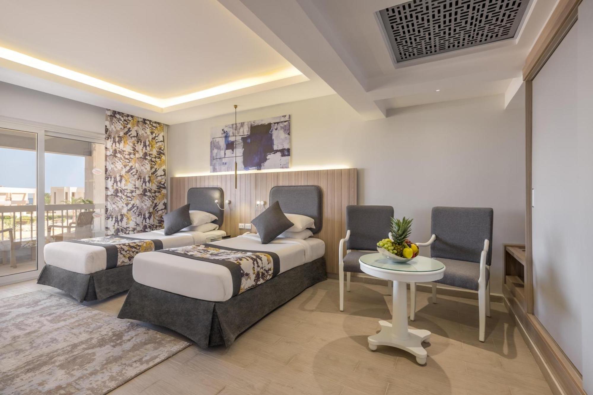 Hurghada Long Beach Resort Eksteriør billede Deluxe room